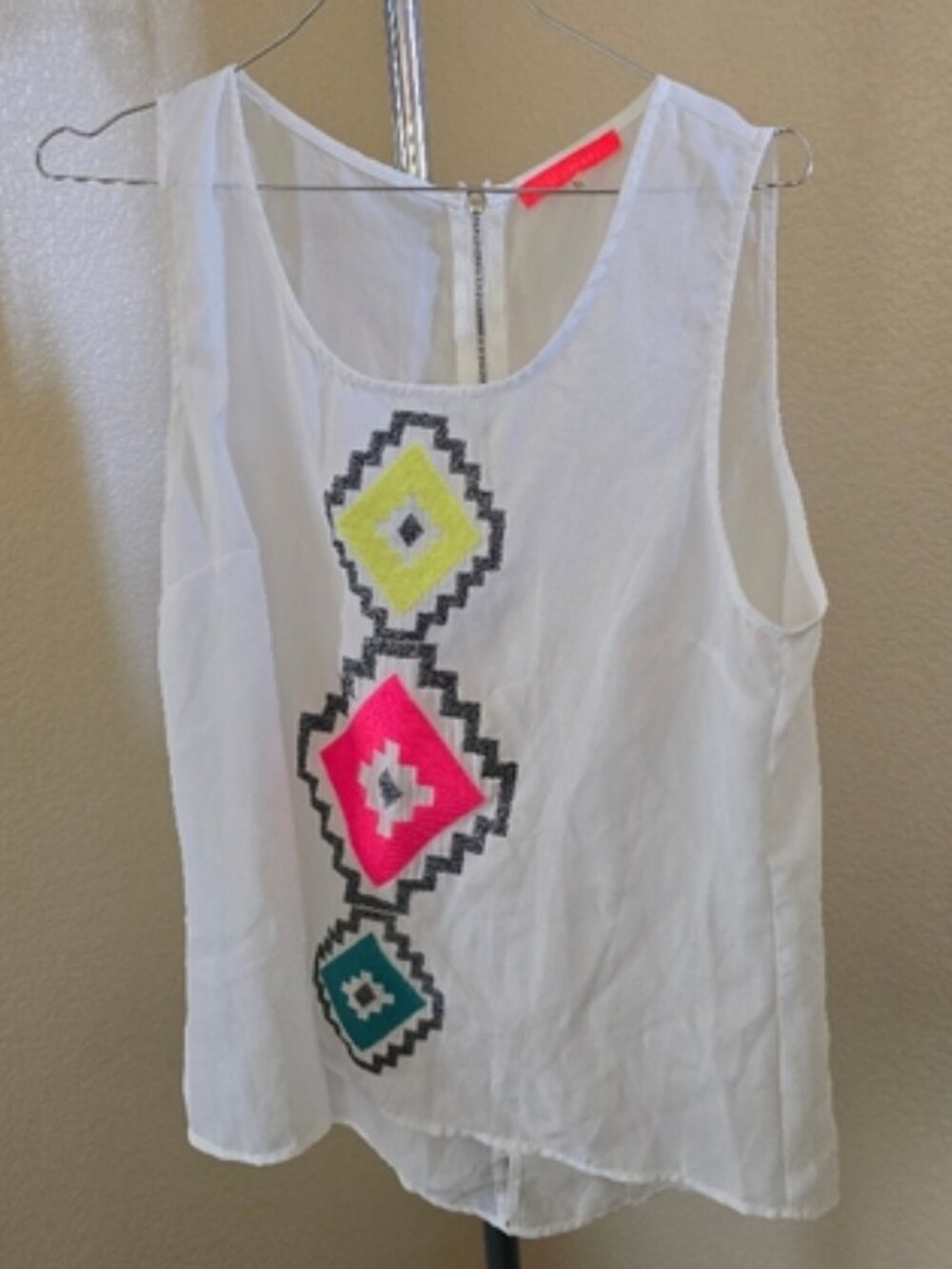 Lulumari Sleeveless Blouse With Back Zip Up